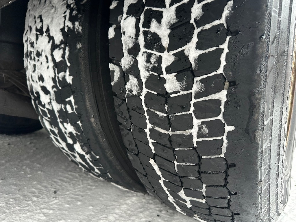 Volvo FH 13 500hv 8x4*4 - Auto s hydraulickou rukou: obrázok 4 Volvo FH 13 500hv 8x4*4 - Auto s hydraulickou rukou: obrázok 4