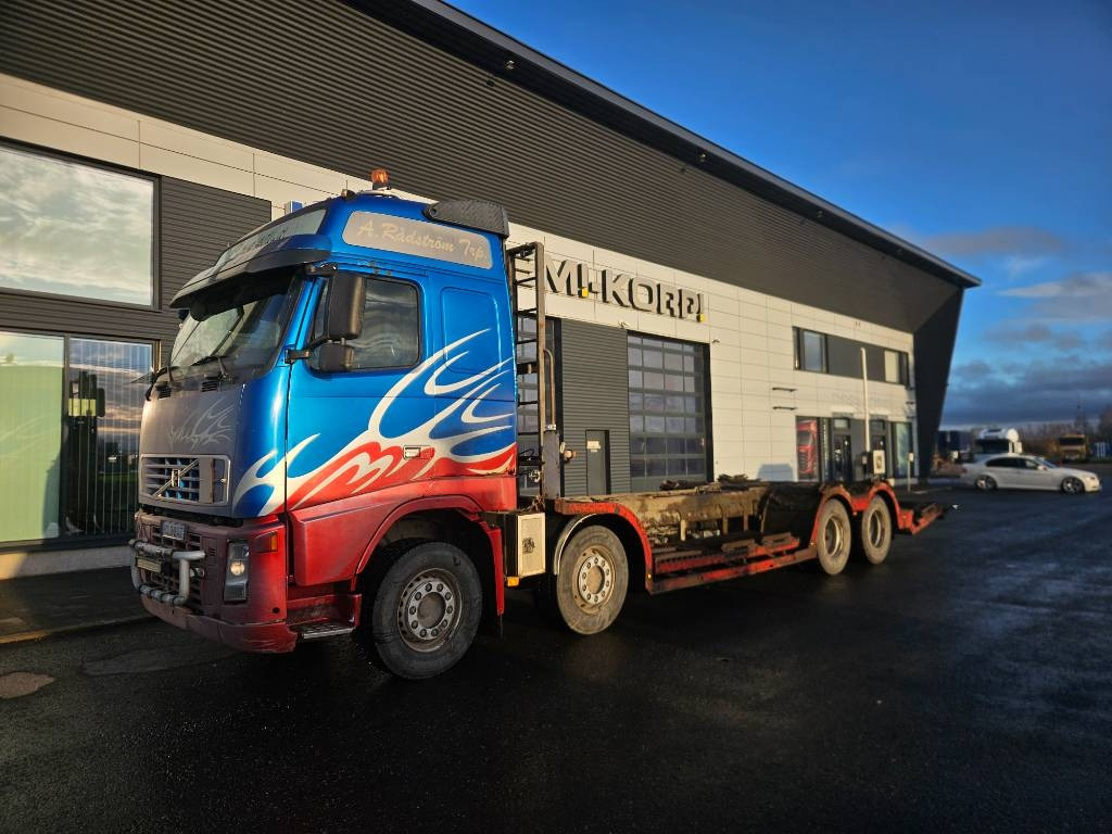 Volvo FH12 8x4 - Nákladné vozidlo na prepravu dreva: obrázok 1 Volvo FH12 8x4 - Nákladné vozidlo na prepravu dreva: obrázok 1