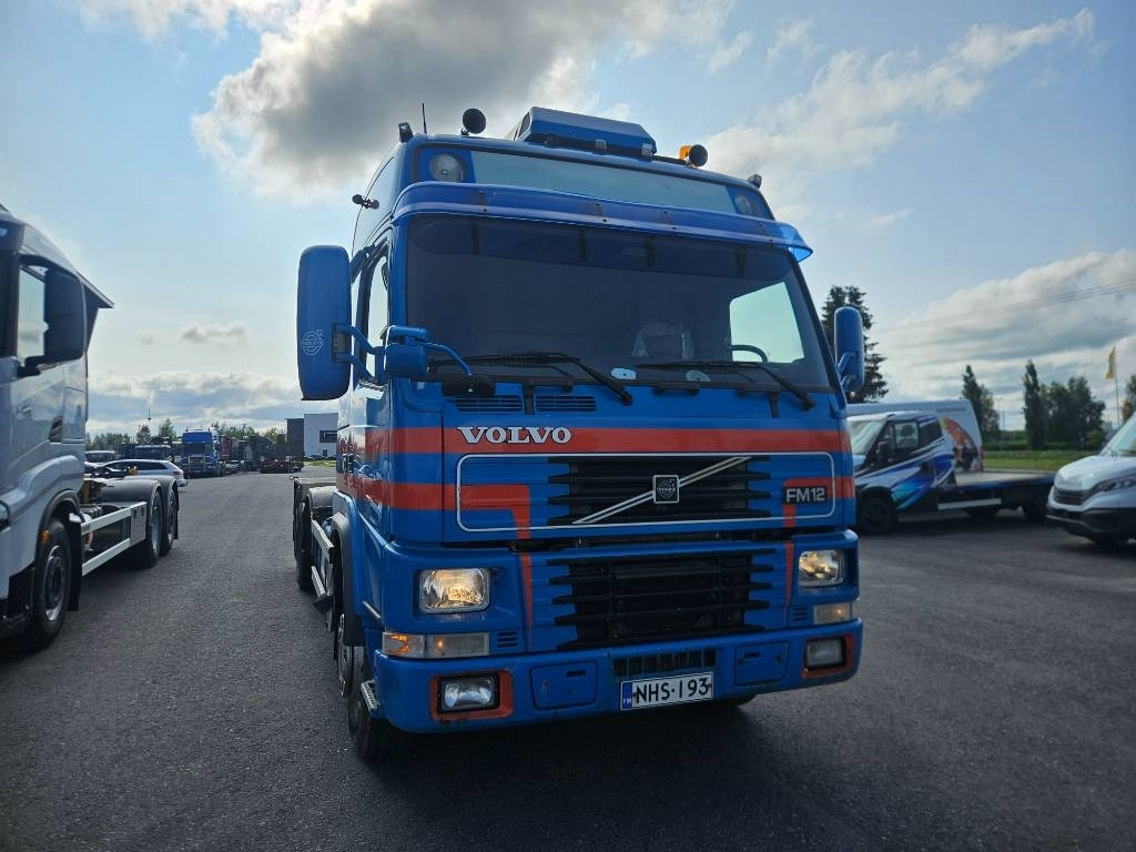 Volvo FM12 420 8x2 - Ramenový nosič kontajnerov: obrázok 2 Volvo FM12 420 8x2 - Ramenový nosič kontajnerov: obrázok 2