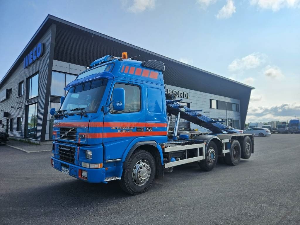 Volvo FM12 420 8x2 - Ramenový nosič kontajnerov: obrázok 1 Volvo FM12 420 8x2 - Ramenový nosič kontajnerov: obrázok 1
