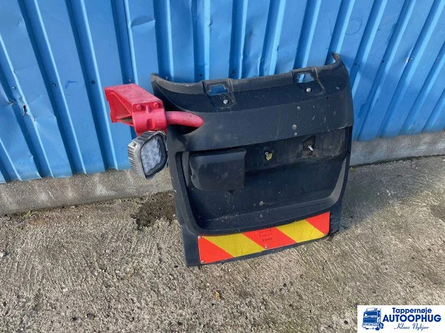 DAF mudguard bracket + mudguard – DAF 1371226 – DAF 2120352 - Karoséria a exteriér pre Nákladné auto: obrázok 1 DAF mudguard bracket + mudguard – DAF 1371226 – DAF 2120352 - Karoséria a exteriér pre Nákladné auto: obrázok 1