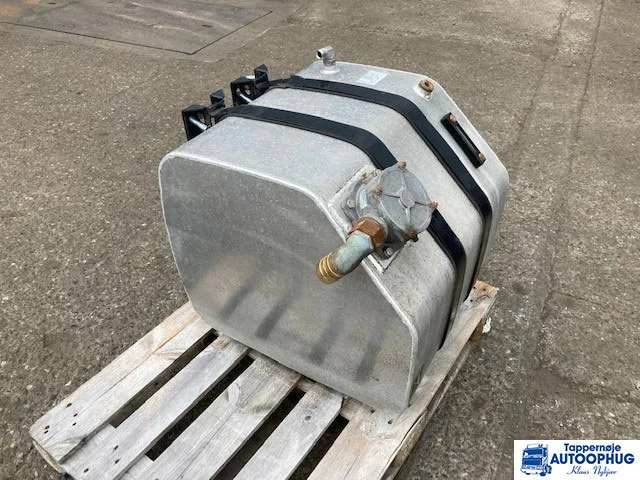 Hydraulik tank aluminum 225L - Hydraulická nádrž pre Nákladné auto: obrázok 2 Hydraulik tank aluminum 225L - Hydraulická nádrž pre Nákladné auto: obrázok 2