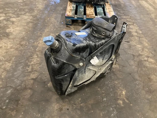 Mercedes A9604701515 – Mercedes adblue tank - Nádrž na AdBlue pre Nákladné auto: obrázok 2 Mercedes A9604701515 – Mercedes adblue tank - Nádrž na AdBlue pre Nákladné auto: obrázok 2