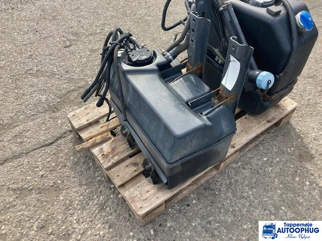 Scania adblue tank – reductant tank Scania 2196094 - Nádrž na AdBlue pre Nákladné auto: obrázok 2 Scania adblue tank – reductant tank Scania 2196094 - Nádrž na AdBlue pre Nákladné auto: obrázok 2