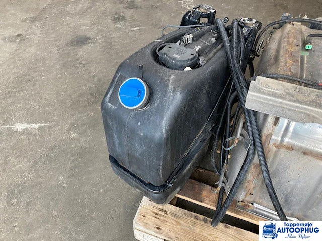 Scania adblue tank / reductant tank Scania 2919673 - Nádrž na AdBlue pre Nákladné auto: obrázok 2 Scania adblue tank / reductant tank Scania 2919673 - Nádrž na AdBlue pre Nákladné auto: obrázok 2