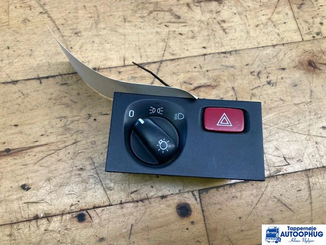 Scania control panel – Scania 2426882 - Elektrický systém pre Nákladné auto: obrázok 1 Scania control panel – Scania 2426882 - Elektrický systém pre Nákladné auto: obrázok 1