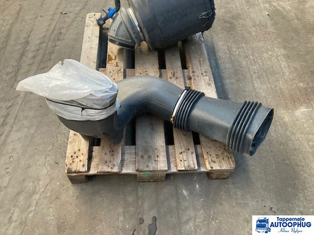 Volvo Luftfilter indsugning Volvo 21627374 - Karoséria a exteriér pre Nákladné auto: obrázok 2 Volvo Luftfilter indsugning Volvo 21627374 - Karoséria a exteriér pre Nákladné auto: obrázok 2