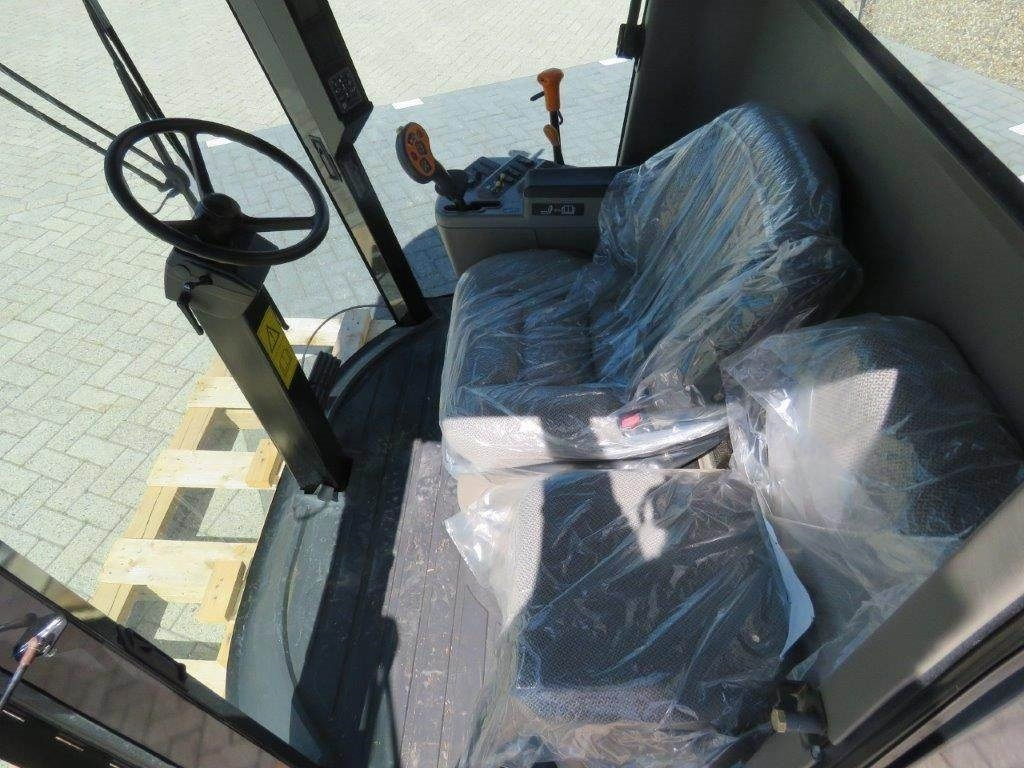 Kabína pre Stavebné stroje Case AFX: obrázok 13