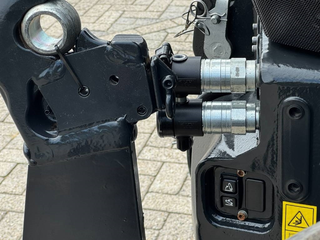 Case IH 240CVX, AFS, 2023, frontlinkage, 790u!! - Traktor: obrázok 5 Case IH 240CVX, AFS, 2023, frontlinkage, 790u!! - Traktor: obrázok 5