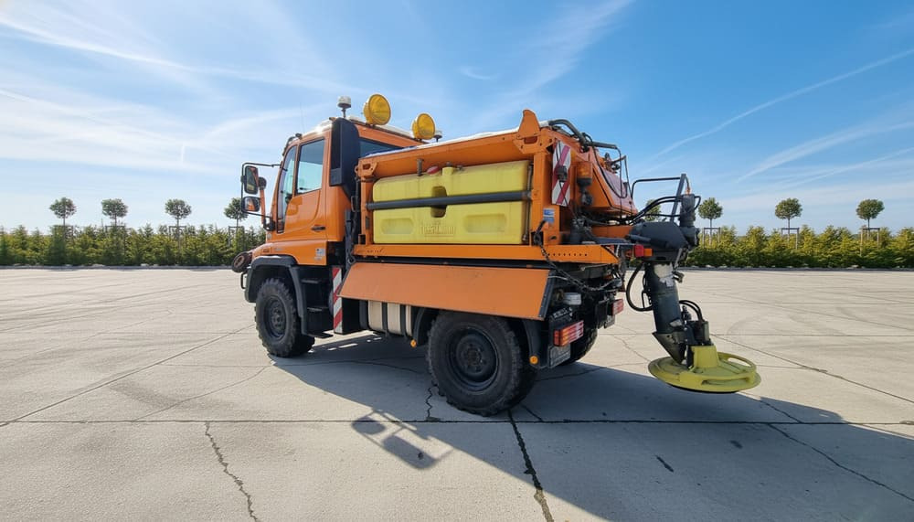 MERCEDES-BENZ Unimog U300 - Komunálne/ Špeciálne stroje: obrázok 2 MERCEDES-BENZ Unimog U300 - Komunálne/ Špeciálne stroje: obrázok 2