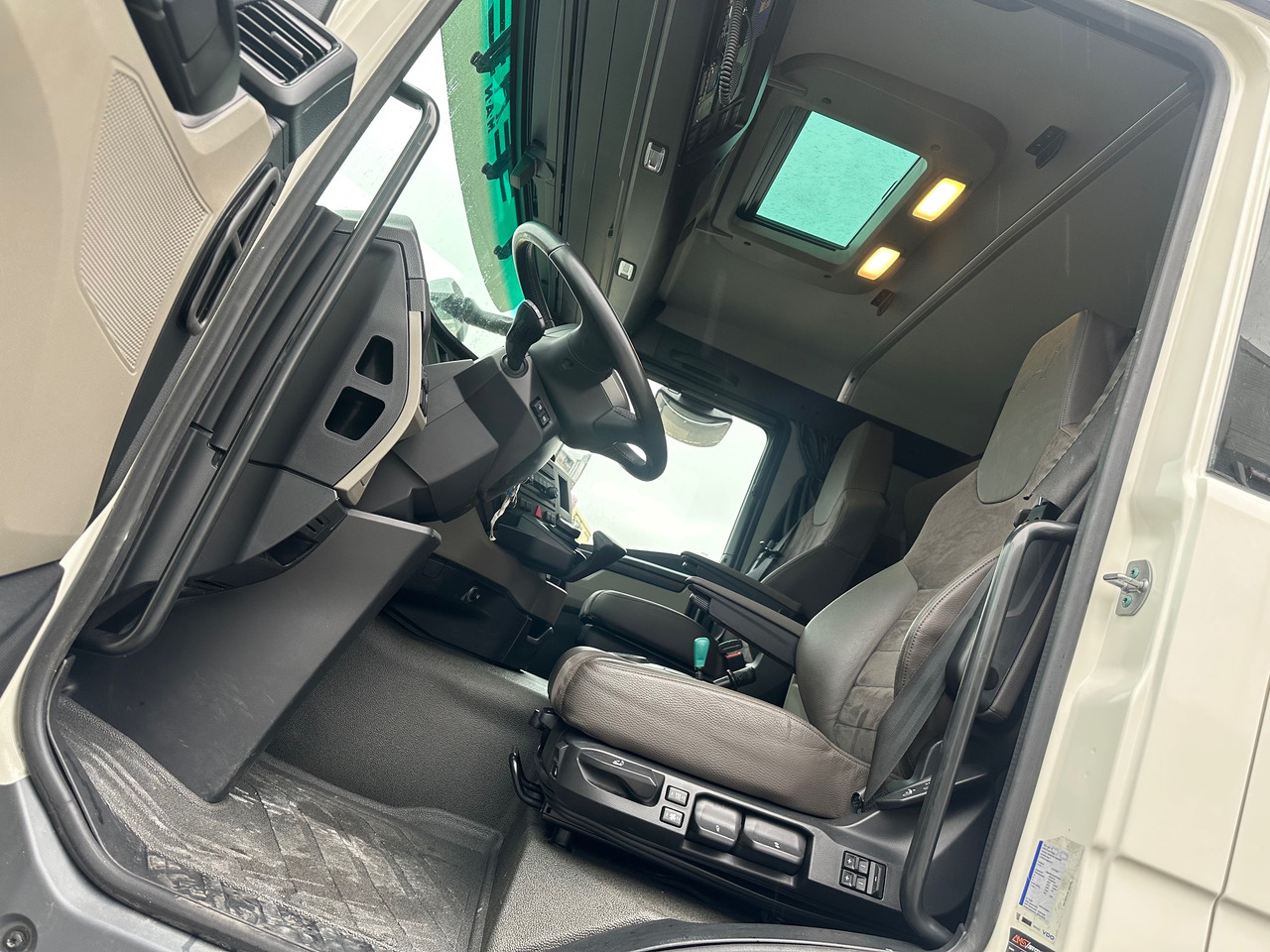 MAN TGS 33.520 6X6 BL intarder PENZ 12Z - Nákladné vozidlo na prepravu dreva: obrázok 5 MAN TGS 33.520 6X6 BL intarder PENZ 12Z - Nákladné vozidlo na prepravu dreva: obrázok 5