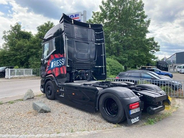 DAF XG 530 FT Vollluft Leder Kamera SpurH - Ťahač: obrázok 5 DAF XG 530 FT Vollluft Leder Kamera SpurH - Ťahač: obrázok 5