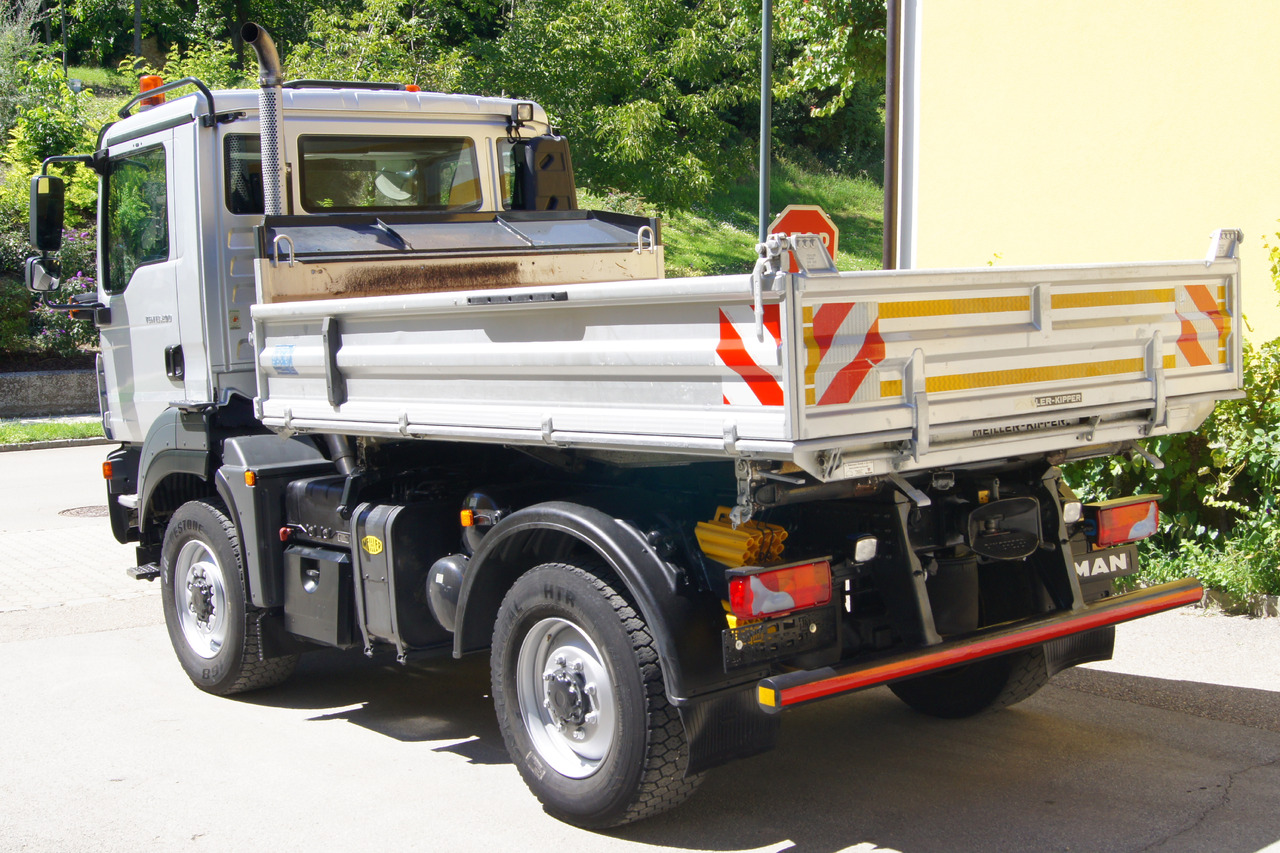 MAN TGM 13.290/4x4/TÜV/Euro 5/einzelbereift/Winterdienst - Vozidlo na odpratávanie snehu: obrázok 3 MAN TGM 13.290/4x4/TÜV/Euro 5/einzelbereift/Winterdienst - Vozidlo na odpratávanie snehu: obrázok 3