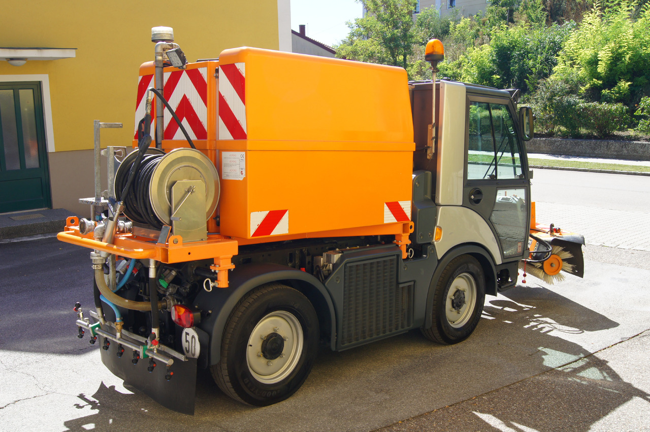 MULTICAR TREMO X56 Carrier CS/4x4/Euro 5/Besen/Wasserfass - Zametacie vozidlo: obrázok 4 MULTICAR TREMO X56 Carrier CS/4x4/Euro 5/Besen/Wasserfass - Zametacie vozidlo: obrázok 4