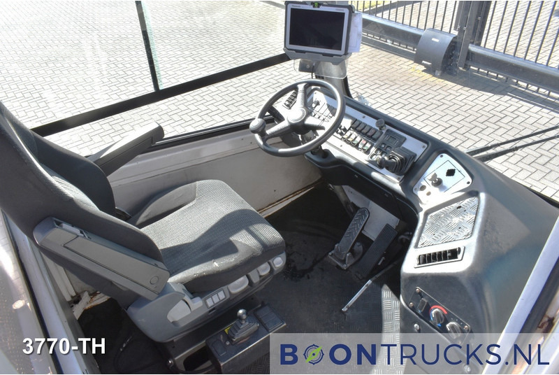 Terberg YT222 4x2 | TERMINAL TRUCK * NL KENTEKEN - Terminálový ťahač: obrázok 2 Terberg YT222 4x2 | TERMINAL TRUCK * NL KENTEKEN - Terminálový ťahač: obrázok 2
