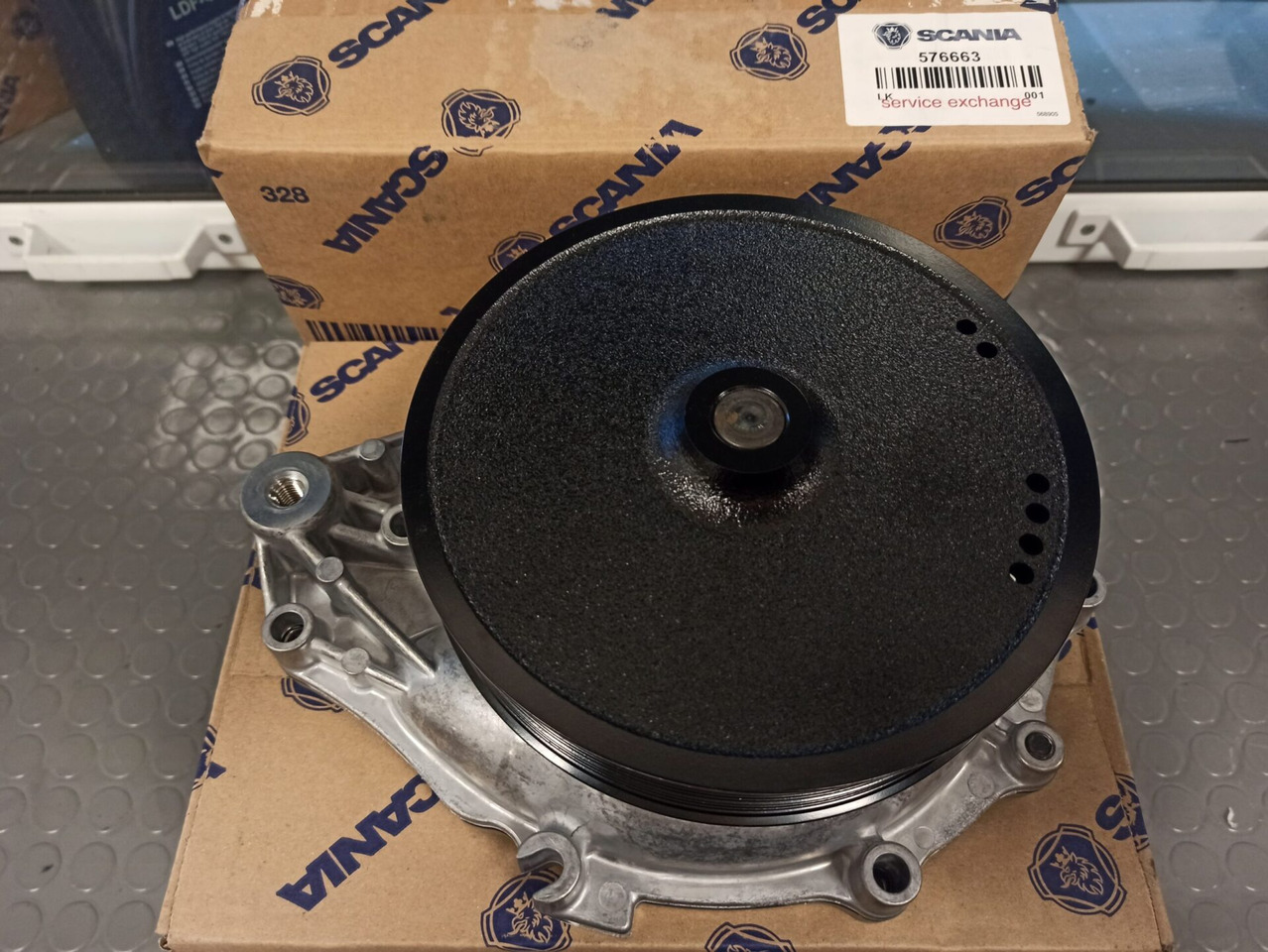 SCANIA COOLANT PUMP - 576663 - Vodná pumpa pre Nákladné auto: obrázok 1 SCANIA COOLANT PUMP - 576663 - Vodná pumpa pre Nákladné auto: obrázok 1