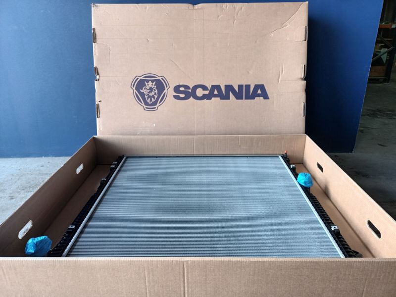 SCANIA RADIATOR 100dm² - 2552202 - Chladič pre Nákladné auto: obrázok 1 SCANIA RADIATOR 100dm² - 2552202 - Chladič pre Nákladné auto: obrázok 1