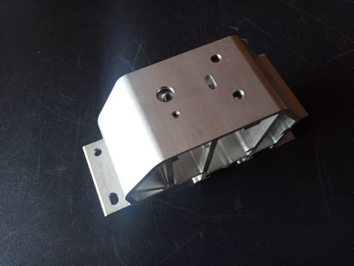 VOLVO BUMPER SUPPORT - 82464973 - Nárazník pre Nákladné auto: obrázok 1 VOLVO BUMPER SUPPORT - 82464973 - Nárazník pre Nákladné auto: obrázok 1