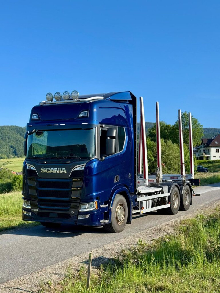 SCANIA 650 V8 6X4 - Nákladné vozidlo na prepravu dreva: obrázok 3 SCANIA 650 V8 6X4 - Nákladné vozidlo na prepravu dreva: obrázok 3