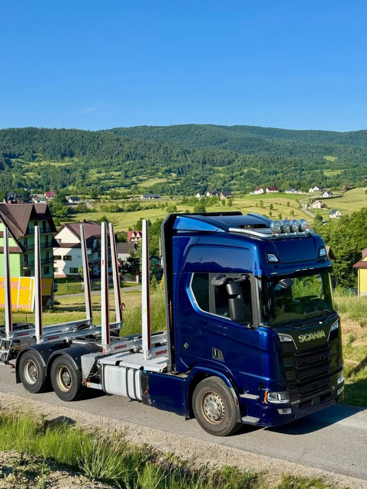 SCANIA 650 V8 6X4 - Nákladné vozidlo na prepravu dreva: obrázok 4 SCANIA 650 V8 6X4 - Nákladné vozidlo na prepravu dreva: obrázok 4