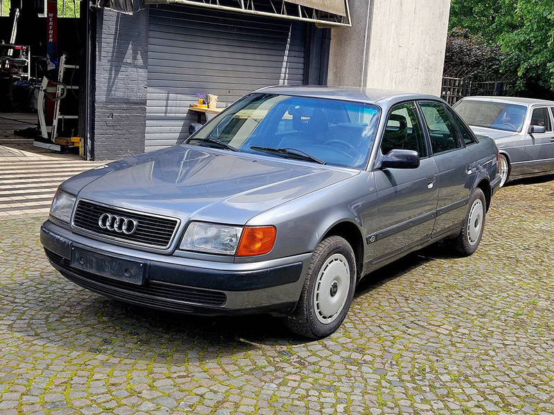 Audi 100 2.4D - Sedan: obrázok 1 Audi 100 2.4D - Sedan: obrázok 1