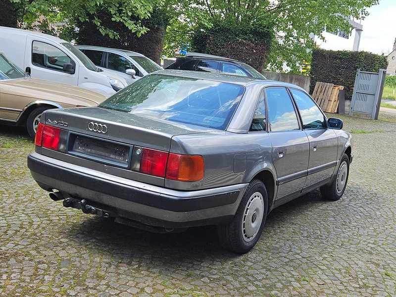 Audi 100 2.4D - Sedan: obrázok 2 Audi 100 2.4D - Sedan: obrázok 2
