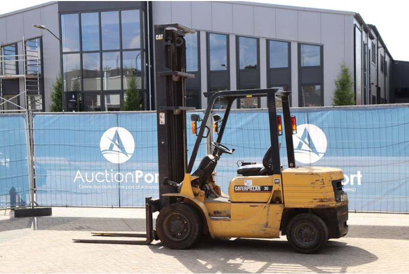 Caterpillar DP30 - Dieselový vysokozdvižný vozík: obrázok 3 Caterpillar DP30 - Dieselový vysokozdvižný vozík: obrázok 3