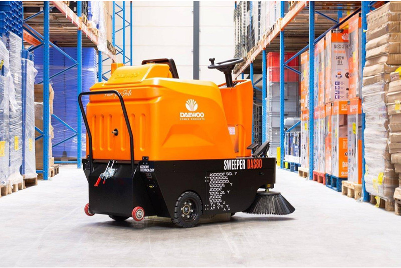 Daewoo DAS80 Zit - Zametacie vozidlo: obrázok 4 Daewoo DAS80 Zit - Zametacie vozidlo: obrázok 4