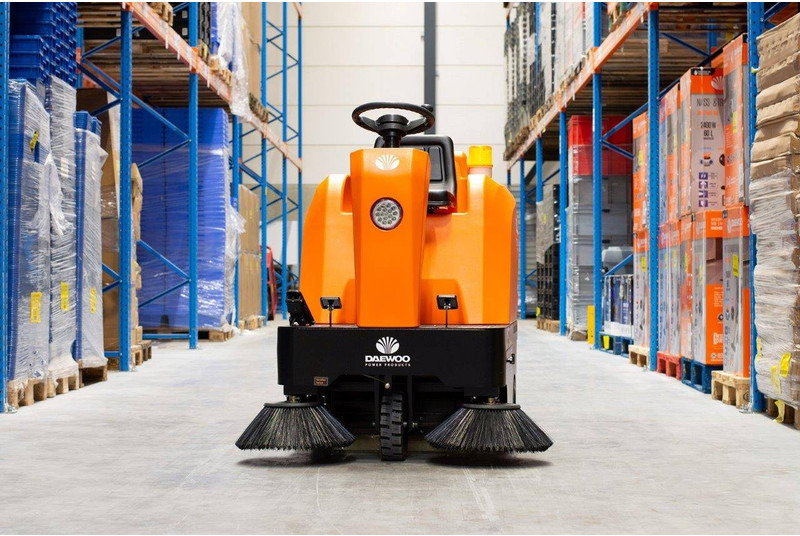 Daewoo DAS80 Zit - Zametacie vozidlo: obrázok 3 Daewoo DAS80 Zit - Zametacie vozidlo: obrázok 3