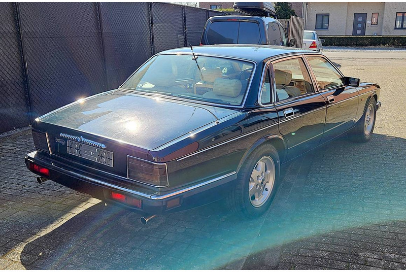 Daimler 4.0 - Sedan: obrázok 3 Daimler 4.0 - Sedan: obrázok 3
