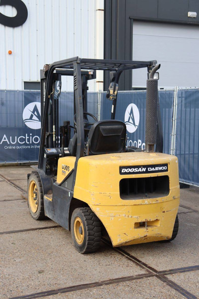 Doosan D30S-3 - Dieselový vysokozdvižný vozík: obrázok 4 Doosan D30S-3 - Dieselový vysokozdvižný vozík: obrázok 4