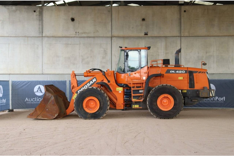 Doosan DL420 - Kolesový nakladač: obrázok 2 Doosan DL420 - Kolesový nakladač: obrázok 2