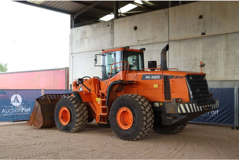 Doosan DL420 - Kolesový nakladač: obrázok 4 Doosan DL420 - Kolesový nakladač: obrázok 4