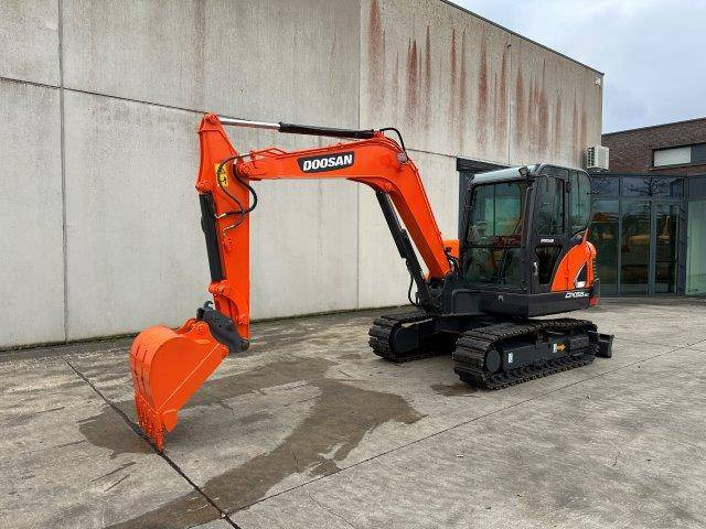 Doosan DX55-9C - Pásové rýpadlo: obrázok 1 Doosan DX55-9C - Pásové rýpadlo: obrázok 1