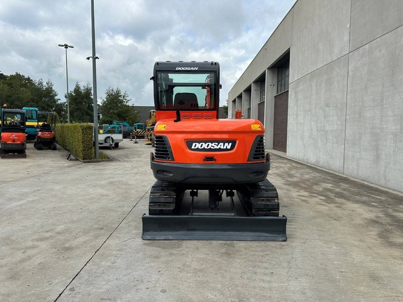 Doosan DX60 - Pásové rýpadlo: obrázok 5 Doosan DX60 - Pásové rýpadlo: obrázok 5
