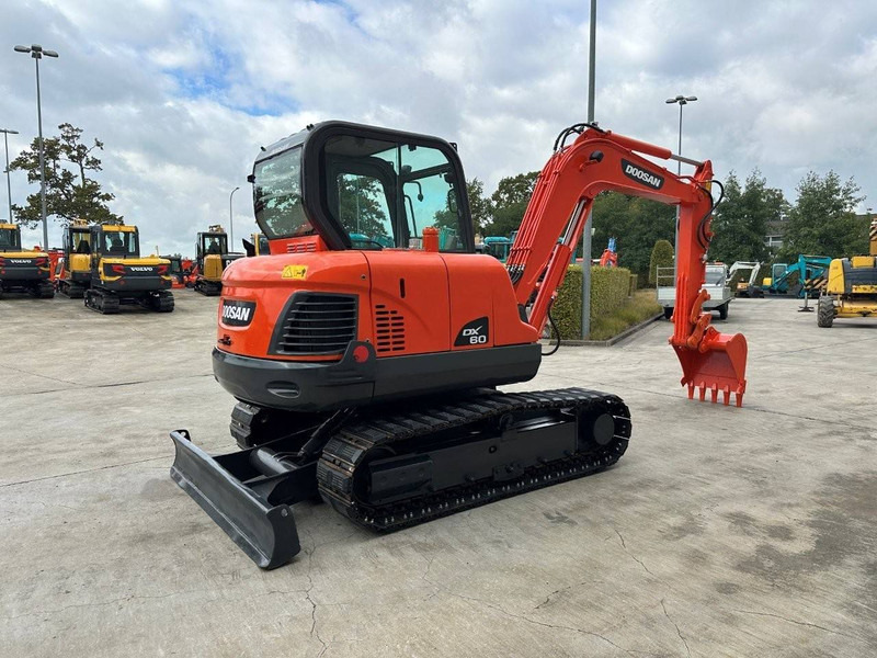 Doosan DX60 - Pásové rýpadlo: obrázok 4 Doosan DX60 - Pásové rýpadlo: obrázok 4