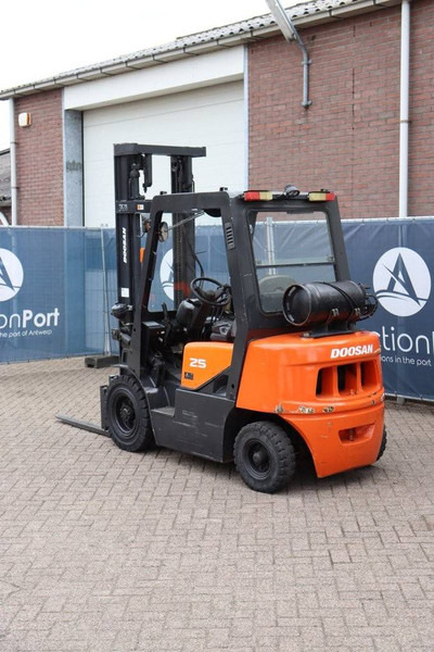 Doosan G25G - Plynový vysokozdvižný vozík: obrázok 4 Doosan G25G - Plynový vysokozdvižný vozík: obrázok 4