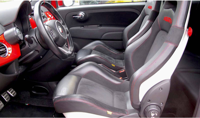 Fiat 500 Abarth Tributo Ferrari (limited 142/200) - Sedan: obrázok 4 Fiat 500 Abarth Tributo Ferrari (limited 142/200) - Sedan: obrázok 4