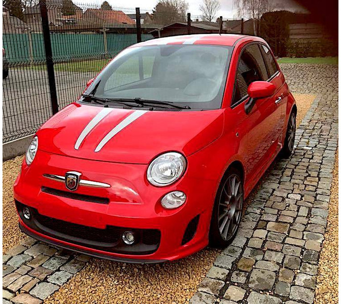 Fiat 500 Abarth Tributo Ferrari (limited 142/200) - Sedan: obrázok 1 Fiat 500 Abarth Tributo Ferrari (limited 142/200) - Sedan: obrázok 1