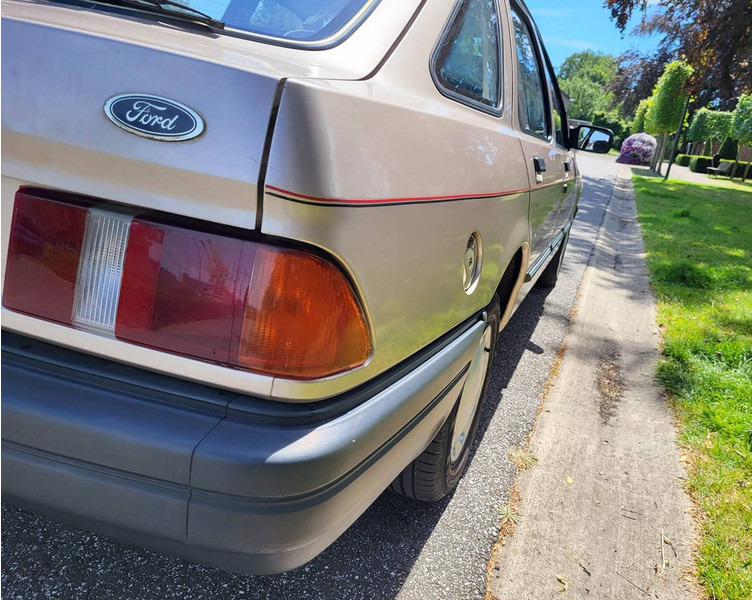 Ford Sierra 1.3 - Sedan: obrázok 5 Ford Sierra 1.3 - Sedan: obrázok 5