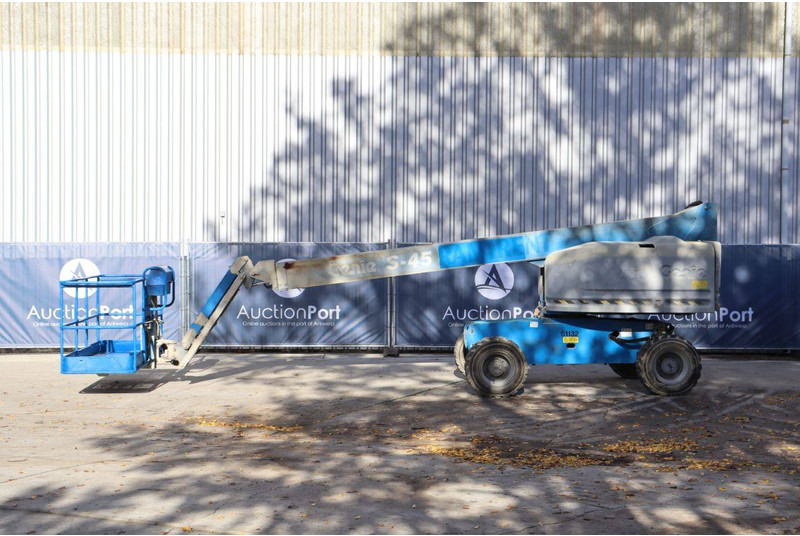 Genie S-45 - Teleskopická plošina: obrázok 2 Genie S-45 - Teleskopická plošina: obrázok 2