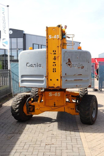 Genie S-45 - Teleskopická plošina: obrázok 5 Genie S-45 - Teleskopická plošina: obrázok 5