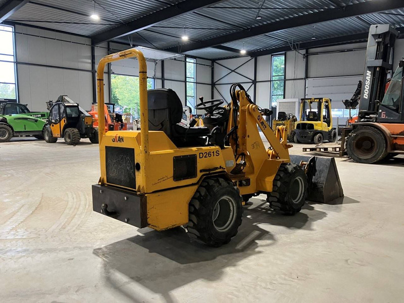 Giant D261S - Kolesový nakladač: obrázok 5 Giant D261S - Kolesový nakladač: obrázok 5