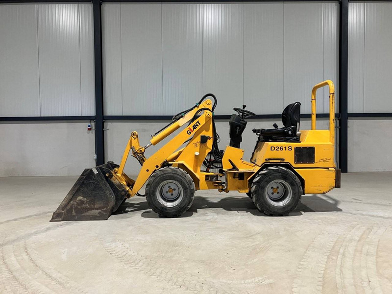 Giant D261S - Kolesový nakladač: obrázok 3 Giant D261S - Kolesový nakladač: obrázok 3