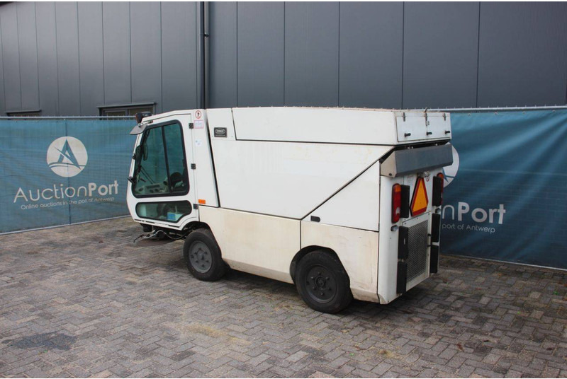 HMF 214 - Zametacie vozidlo: obrázok 3 HMF 214 - Zametacie vozidlo: obrázok 3