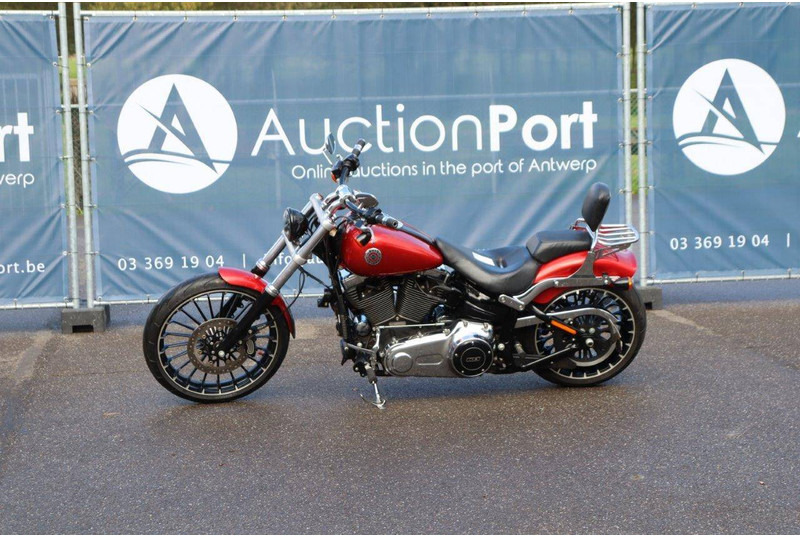 Harley-Davidson Breakout - Motocykel: obrázok 1 Harley-Davidson Breakout - Motocykel: obrázok 1