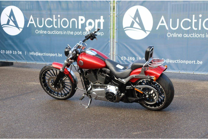 Harley-Davidson Breakout - Motocykel: obrázok 3 Harley-Davidson Breakout - Motocykel: obrázok 3