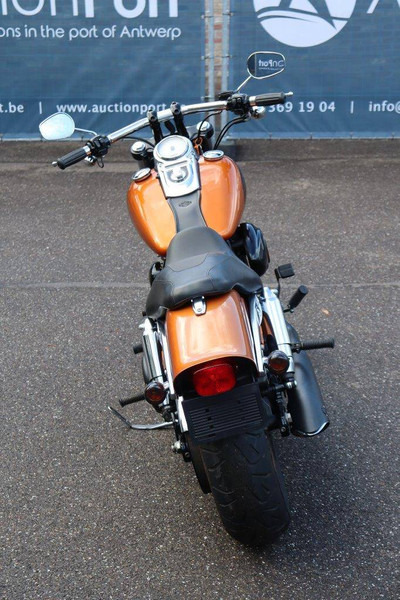 Harley-Davidson Dyna Fat Bob - Motocykel: obrázok 5 Harley-Davidson Dyna Fat Bob - Motocykel: obrázok 5