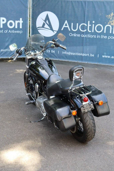 Harley-Davidson Dyna Street Bob - Motocykel: obrázok 4 Harley-Davidson Dyna Street Bob - Motocykel: obrázok 4