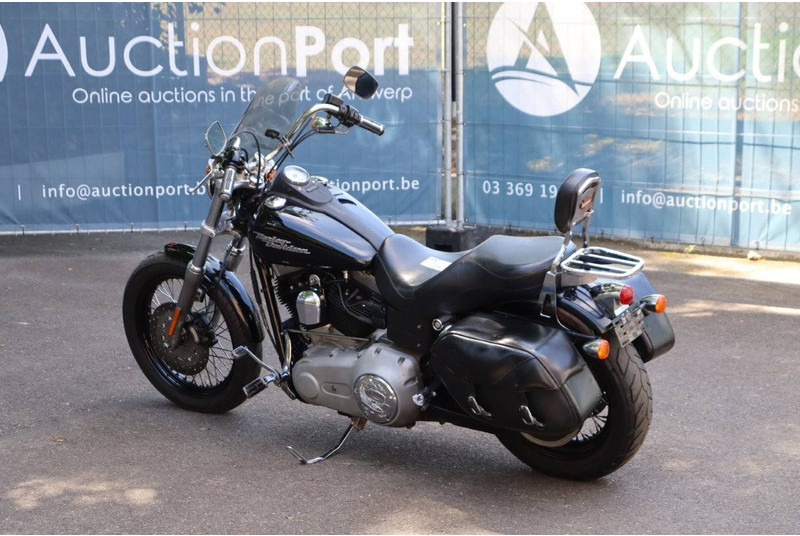 Harley-Davidson Dyna Street Bob - Motocykel: obrázok 3 Harley-Davidson Dyna Street Bob - Motocykel: obrázok 3